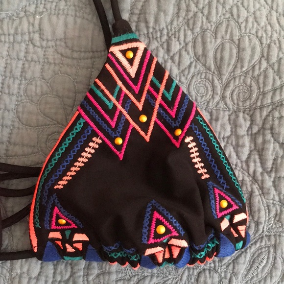 Embroidered bikini - Picture 2 of 2